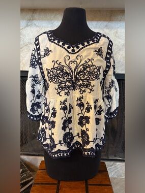 ✨ Kindred Embroidered Boho Blouse | Navy & Ivory | Size M ✨